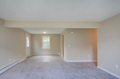 21 Belfield Dr, Providence RI  02919-1801 exterior