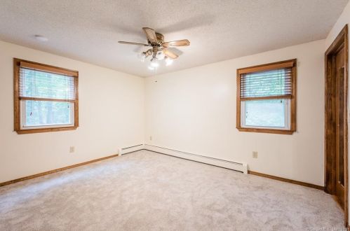 13 Bobwhite Trl, Gales Ferry CT  06335-2002 exterior