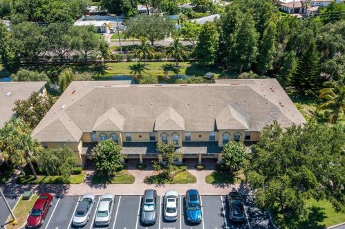 108 Coquina Bay Dr, Saint Petersburg, FL 33705-6444