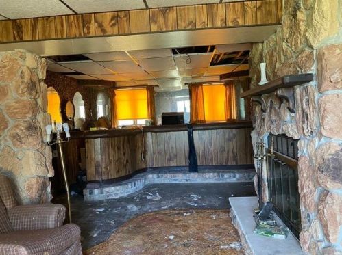 952 Hanover Ln, Dyer, IN 46311-1215
