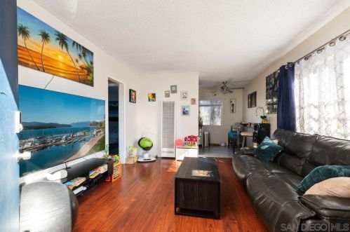 4328 Fanuel St, San Diego, CA 92109-4217