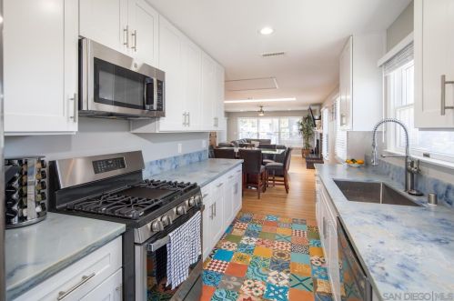 4134 Narragansett Ave, San Diego CA 92107-2619 exterior