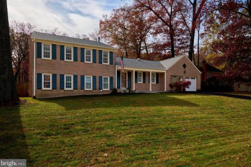 2517 Farrier Ln, Herndon, VA 20191-2115