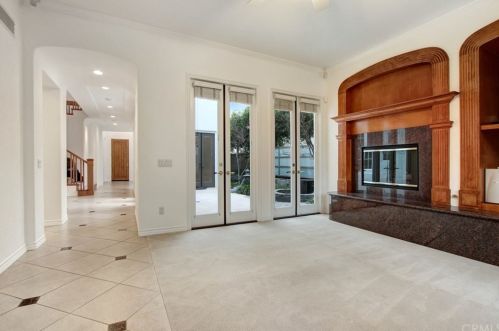 24613 Garland Dr, Santa Clarita CA  91355-4962 exterior