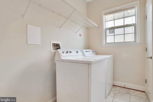 315 Lewis Washington Dr, Charles Town WV  25414-5666 exterior