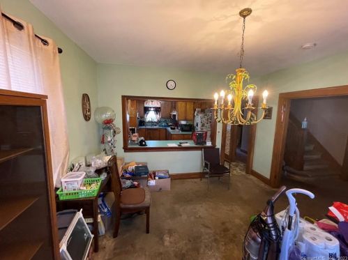 73 Atwater St, Bridgeport, CT 06604-2204