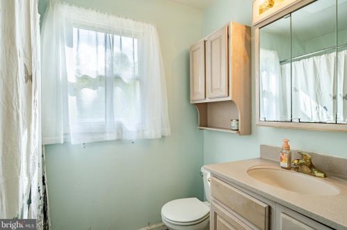 1950 Bergdoll Ave, Boothwyn PA exterior