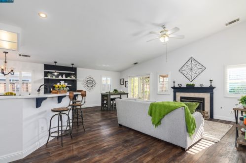 4852 Trenton St, Oakley, CA 94561-4134
