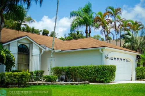 2775 Foxhall Dr, West Palm Beach, FL 33417-8142