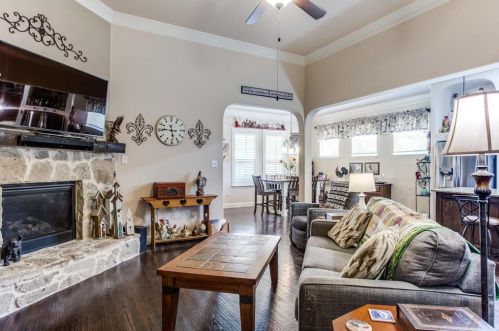 3604 Tuscan Hl Cir, Denton TX  76210-8066 exterior