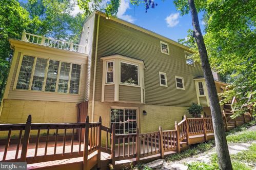 13015 Montpelier Ct, Woodbridge VA  22192-3356 exterior