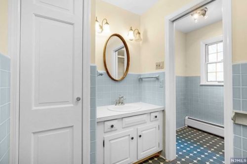 824 Norgate Dr, Ridgewood NJ 07450-2118 exterior