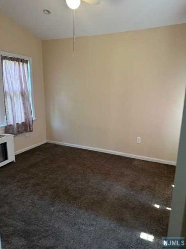 124 Hillside Ave, Teaneck NJ  07666-4011 exterior