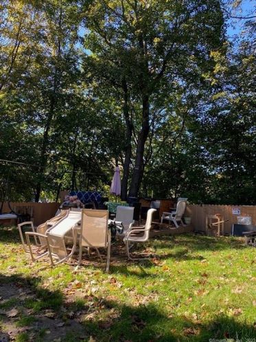 8 Summit St, Derby, CT 06418-1222
