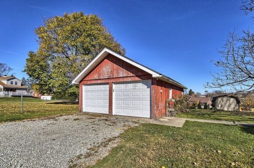 4511 Lincoln Ave, Jeannette PA  15644-3062 exterior