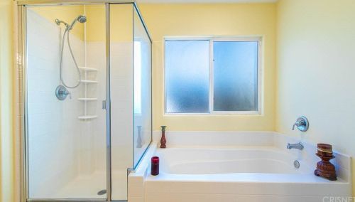 15728 Leadwell St, Van Nuys CA 91406-2537 exterior