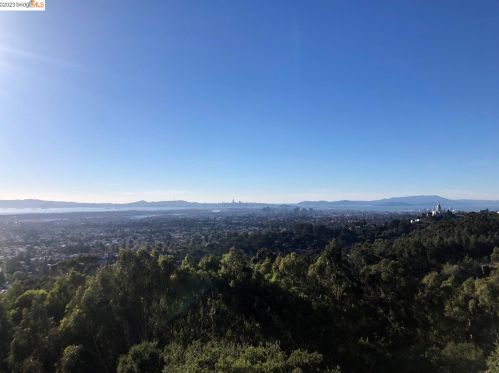 3557 Klamath St, Oakland CA 94602-4126 exterior