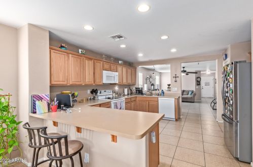 967 Leslie Ave, San Tan Valley AZ  85140-4439 exterior