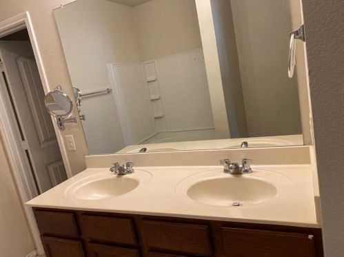 9008 Cranston Ct, Aubrey TX  76227-5800 exterior