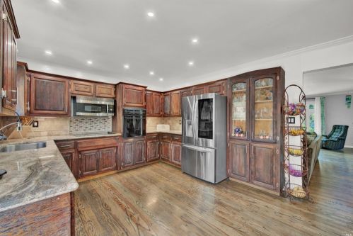 73 Westwood St, Vacaville CA  95688-3625 exterior