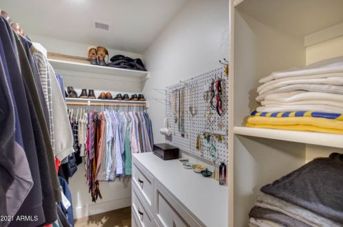 2719 James St, Gilbert AZ 85296-8981 exterior