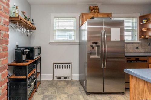 11 Sutton Pl, Crotonville NY  10562-4419 exterior