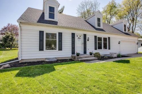 703 Steeplechase Dr, Mishawaka, IN 46544-5628