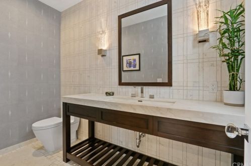 2215 Bayview Dr, Manhattan Beach CA  90266-4453 exterior