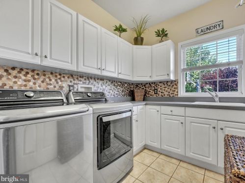 23 Grey Hawk Dr, Molino PA  17961-9172 exterior