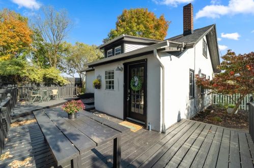 221 Cochran Rd, Pittsburgh PA  15228-1327 exterior