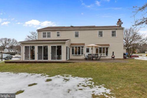 770 Dawes Dr, Yardley PA 19067-4335 exterior