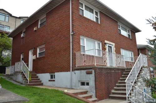 224 11th St, Palisades Park NJ  07650-2003 exterior