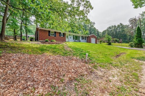 1315 Buckeye St, Connellsville PA  15425-4706 exterior