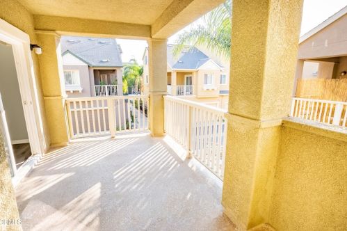 628 Green River St, Oxnard CA  93036-5318 exterior