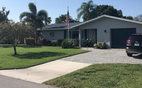 4256 Gardenia Dr, West Palm Beach, FL 33410-5435
