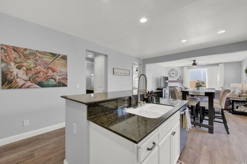 542 Twilight St, Vacaville CA  95688-8829 exterior