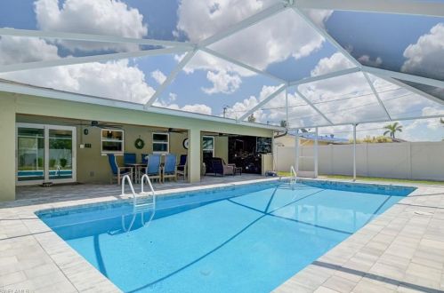 2516 12th Pl, Cape Coral, FL 33904-5702