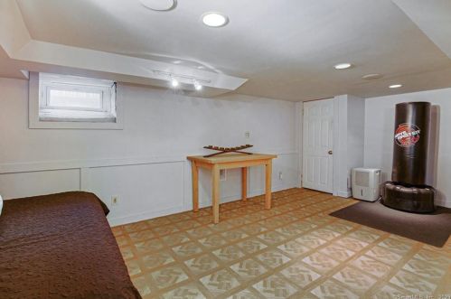 245 Dixon St, Bridgeport CT  06604-1805 exterior