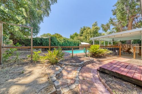 137 Macdonald Ave, Chico CA  95926-2101 exterior