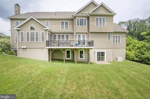 10 Pine Valley Ct, Glen Mills PA  19342-1823 exterior