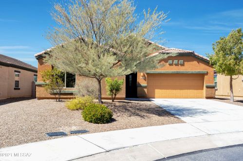 9837 Crook Ln, Tucson, AZ 85742-8654