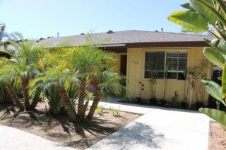 108 Palmyra Dr, Vista, CA 92084-7816