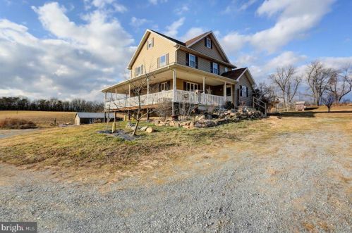 110 Sandy Ln, Lees Cross Roads, PA 17257-8869