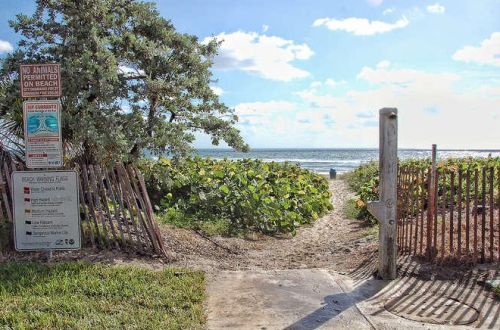 4010 10th St, Delray Beach FL  33445-1929 exterior