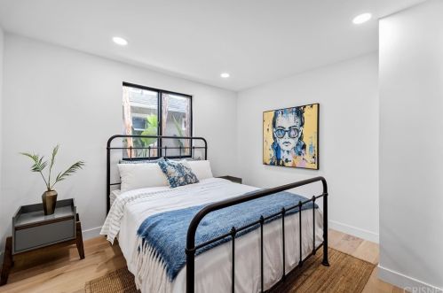 5254 Buffalo Ave, Van Nuys CA  91401-5929 exterior