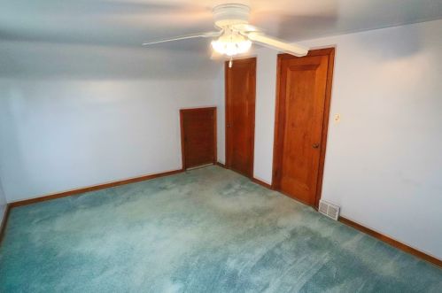 303 Sceneridge Rd, Mckeesport PA  15133-2221 exterior