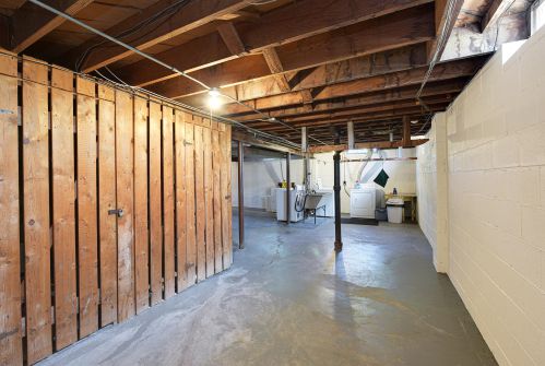 7200 Burleigh St, Milwaukee WI 53210-1167 exterior