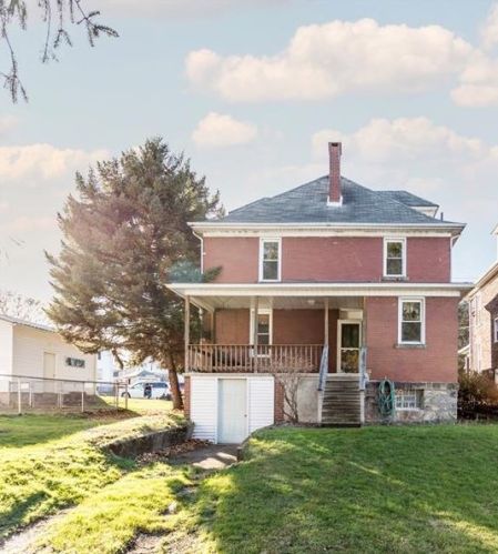 521 9th St, South Connellsville, PA 15425-2914