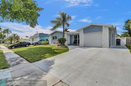 305 4th Ter, Dania Beach FL  33004-4714 exterior