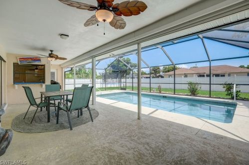 230 43rd Ter, Cape Coral FL  33904-8425 exterior